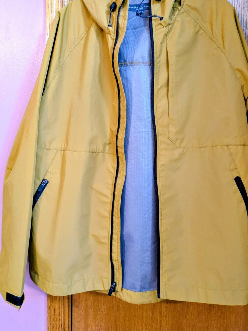 Bleecker & Broad Men’s Sz L Raincoat Windbreaker Hardshell Jacket - Mustard